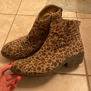 Billabong cheetah print booties